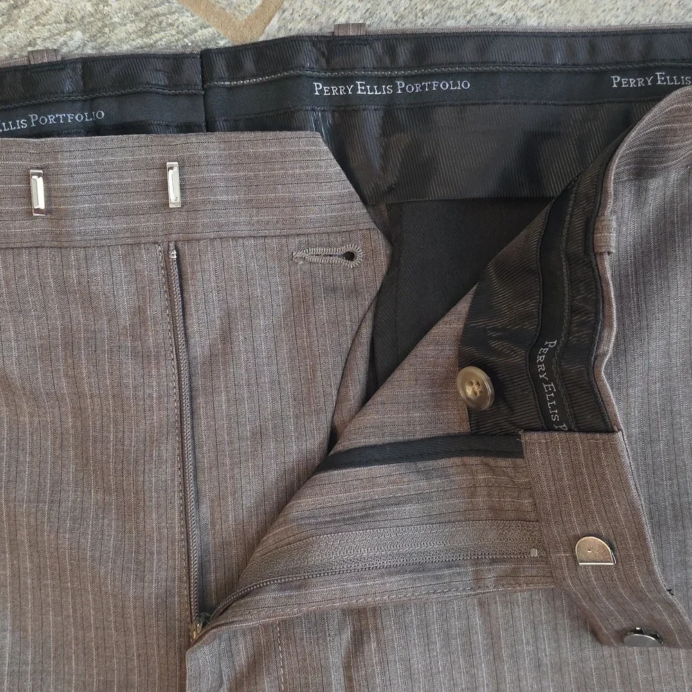 Perry Ellis Portfolio Modern Fit Dress Pants Size 38x32 Brown With Stripes